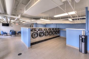 24-Hour laundry facilities